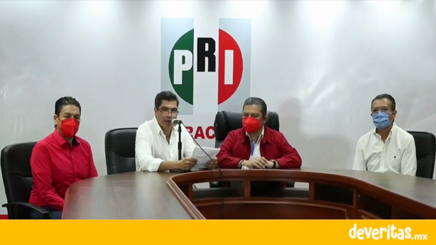 Que siempre no, David Velasco «se baja del barco» y presenta su renuncia como aspirante a alcalde de Xalapa