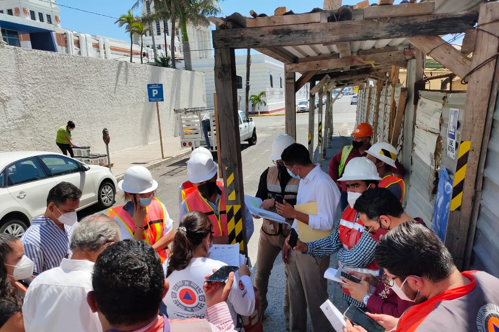 Protección Civil suspende construcción del edificio en el centro de Veracruz criticado por AMLO