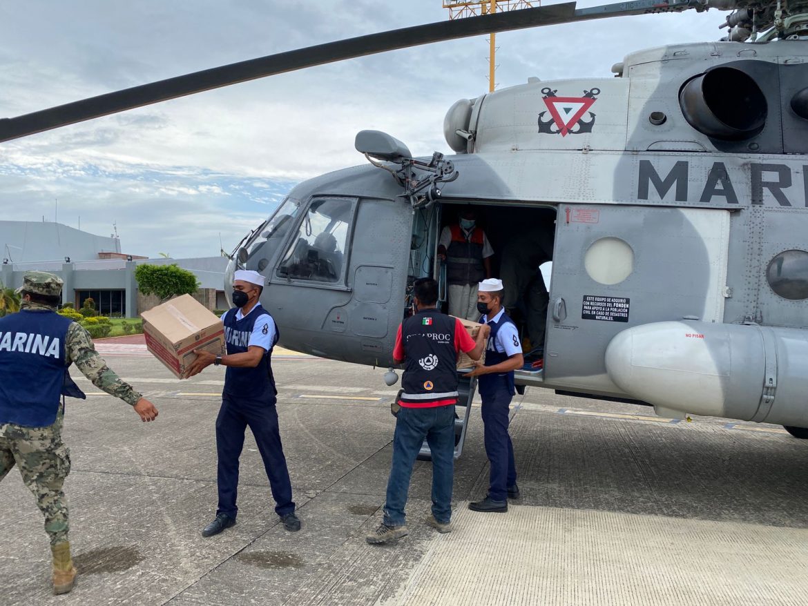 Gobierno de Cuitláhuac García entrega insumos humanitarios en sierra de Huayacocotla