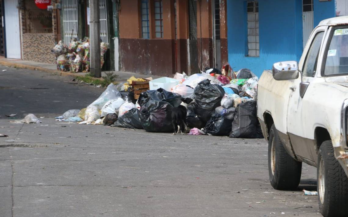 Ayuntamiento de Veracruz se queja de falta de recursos y hasta servicio de limpia pública cobran