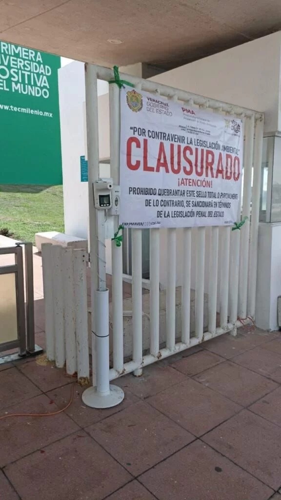 ¡Por cochinos! Clausura PMA universidad privada en la Riviera Veracruzana
