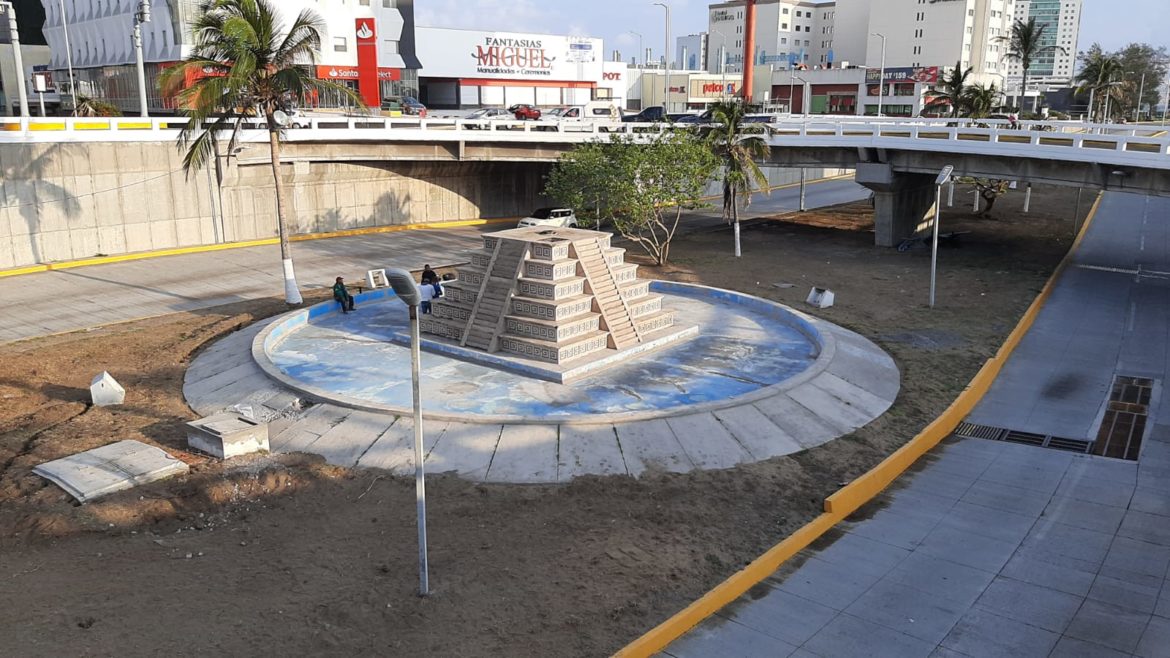 Escultura de “Los Voladores” de Veracruz tiene daños irreparables, es mejor hacer una nueva