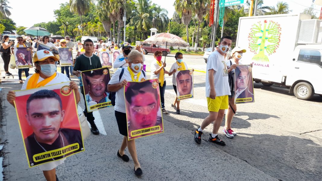 Protestan colectivos de familiares de desaparecidos en el centro histórico de Veracruz