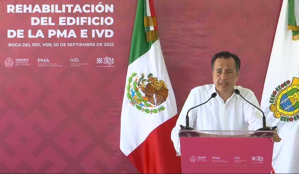 Gobernador ¡va por más! Anuncia el rescate de la Arena Veracruz y el Centro de Raqueta