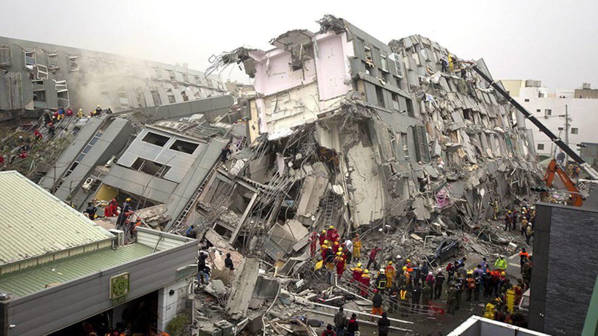 ¡Tragedia en China! Van 46 muertos y 16 desaparecidos por terremoto