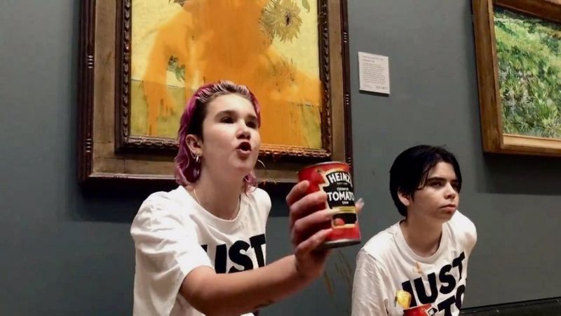 ¿Cómo por? Ambientalistas lanzan sopa de tomate sobre pintura de Van Gog
