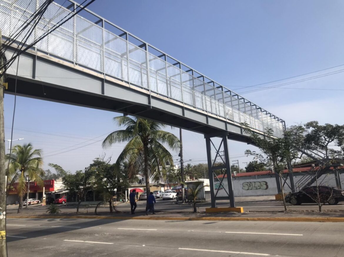 Puente peatonal de La Boticaria ya está listo para usare