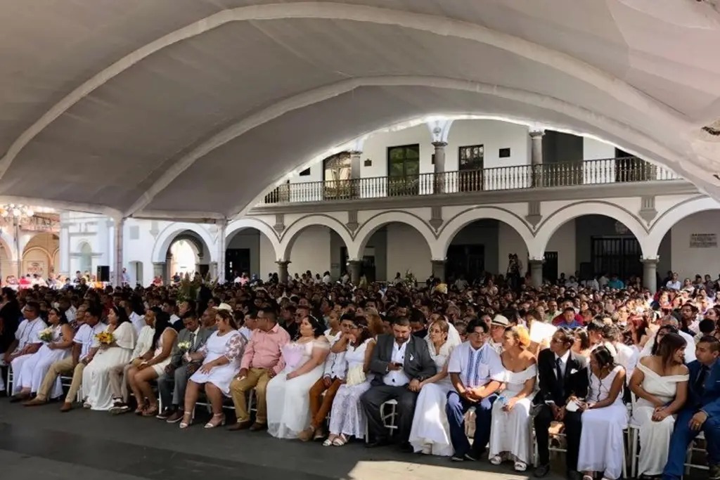 Más de 600 parejas del Puerto de Veracruz se casan en bodas colectivas