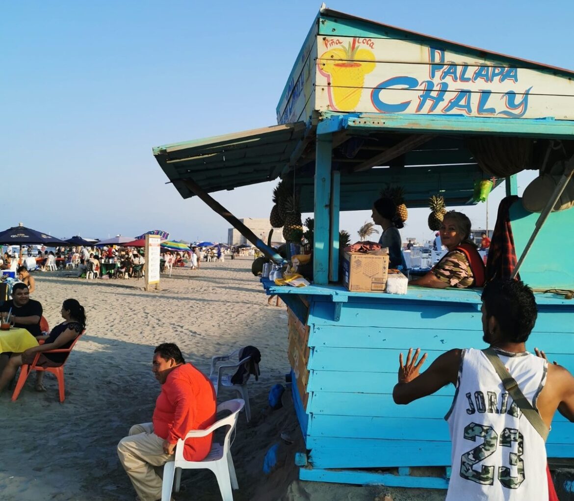 Denuncian a negocio de playa en Boca del Río, por supuesto robo a los turistas