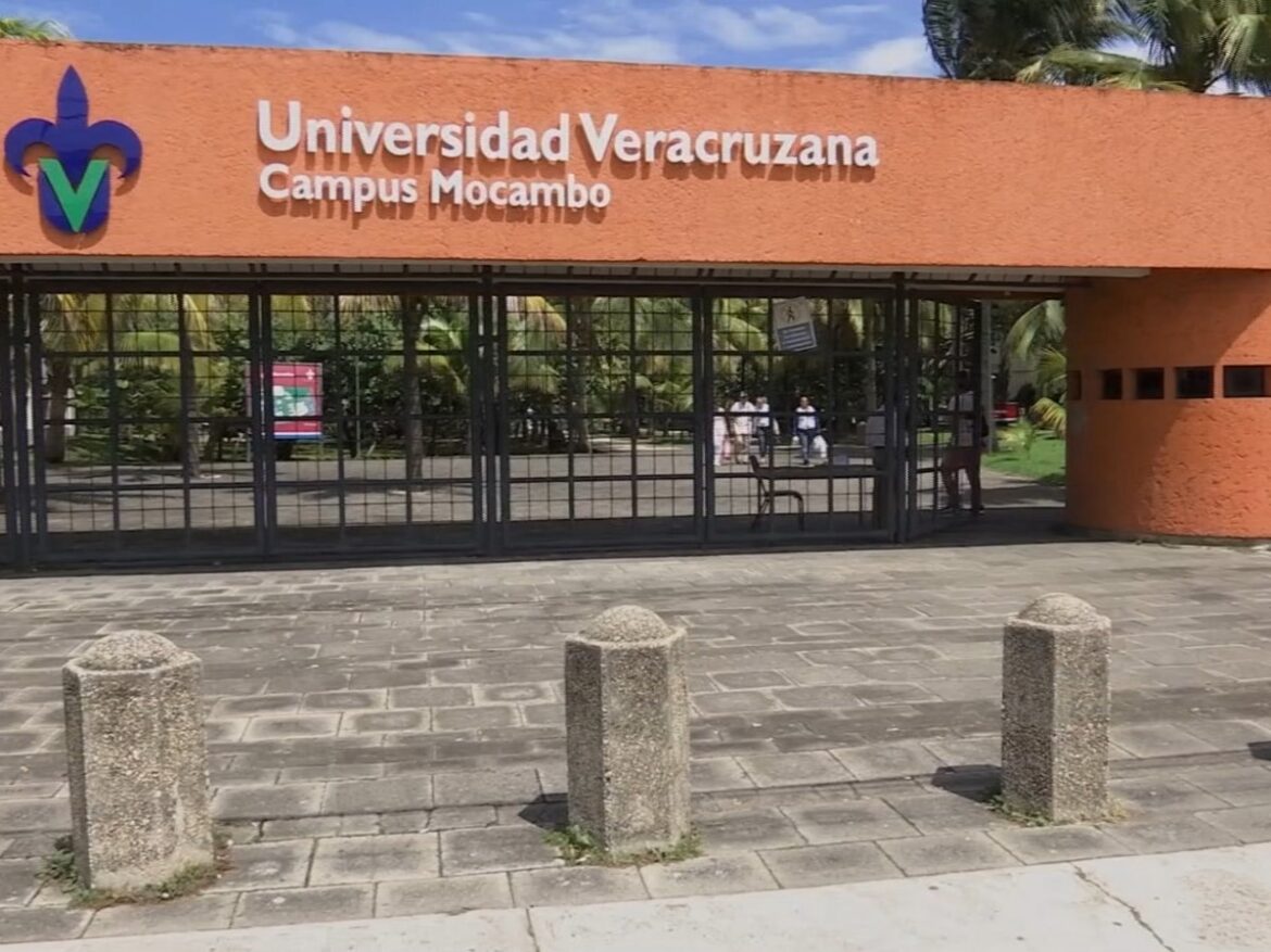 UV de Mocambo abre centro de acopio para damnificados de Acapulco
